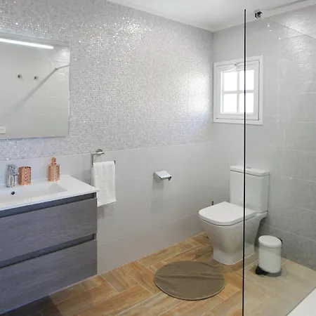Sleeps 12 With Pool Air Con And Wifi Βίλα Buzanada
