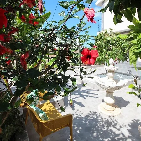 Sleeps 12 With Pool Air Con And Wifi * Buzanada